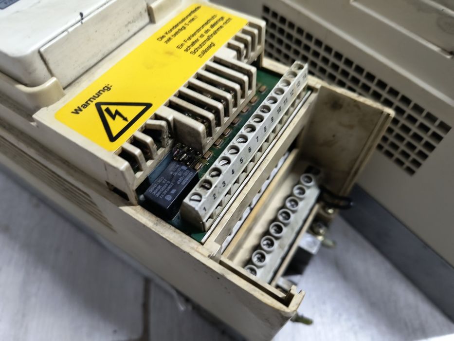 Falownik KEB COMBIVERT F4 07.F 4kW konwerter silnik