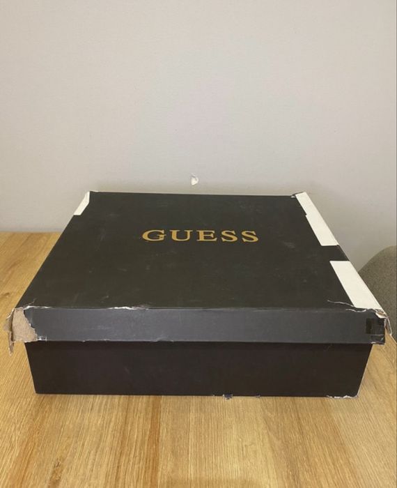 Nowe damskie sztyblety Guess