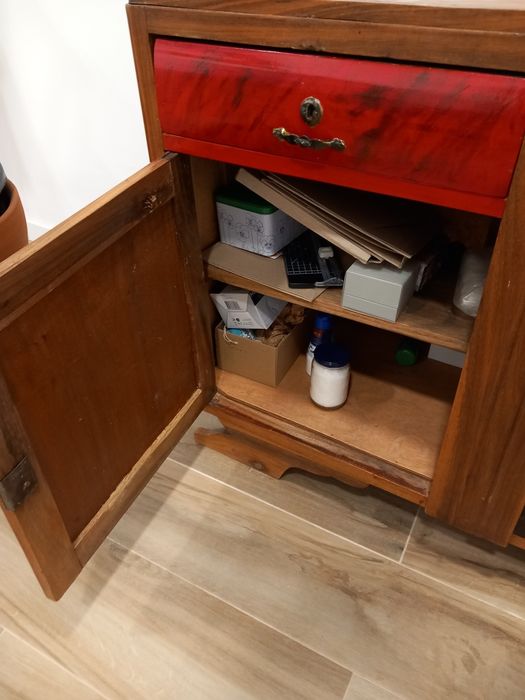 Cómoda antiga vintage