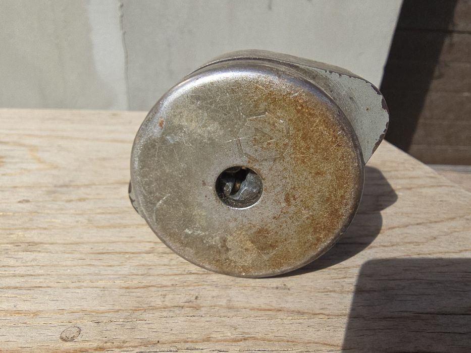 Kłódka vintage zabytkowa stara nowa?