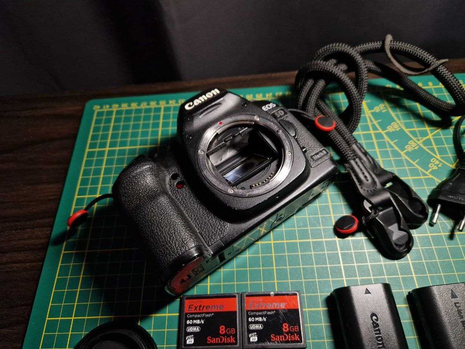 Canon EOS 5D Mark II – pełna klatka + akcesoria