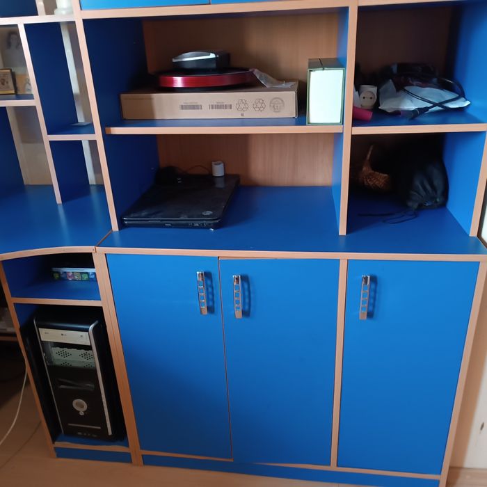 Стенка, стіл, шкаф