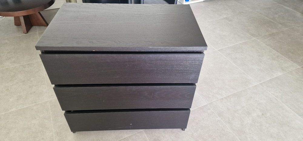 Gavetão de madeira com 3 gavetas