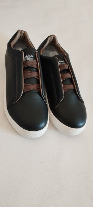 Sapatos de homem (novos)