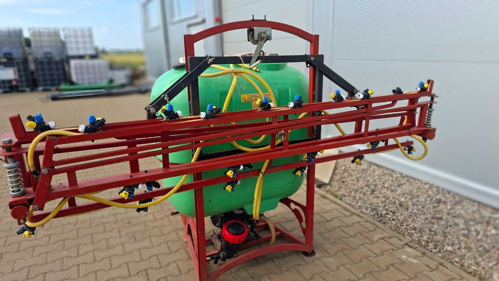 Opryskiwacz polowy podwieszany 400l