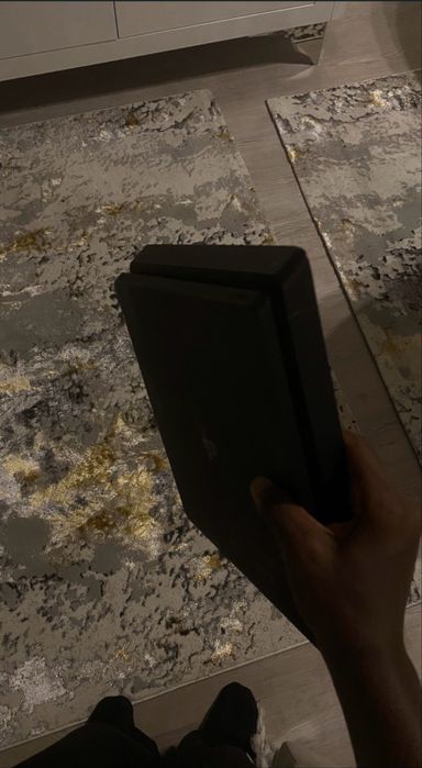 PS4 slim, com dois comandos funcionais, GTA V e fones gamer com microfone a funcionar