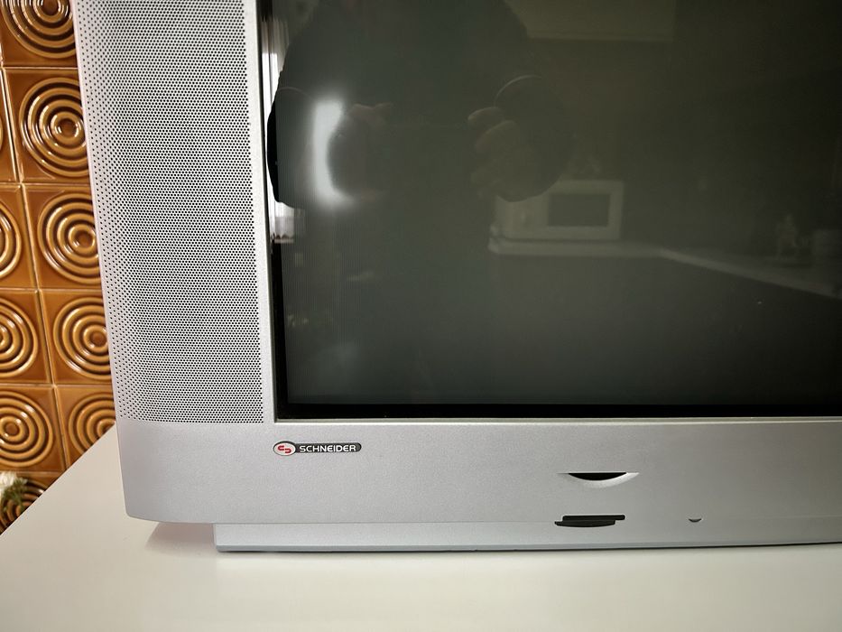 Old Schneider Television64740453964802121