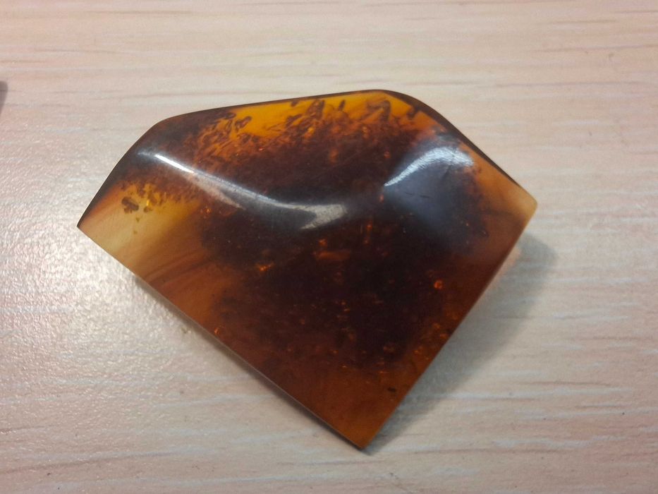 Trzy broszki bakelitowe - lata 60 XX wieku