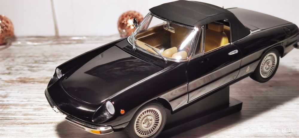 Alfa Romeo spider veloce 1:18 ricko nie norev.