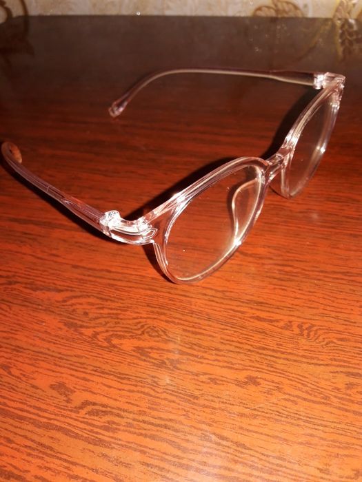 Жіночі окуляри для комп'ютера.