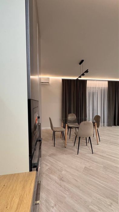 Продаж дуплексу з гаражем.