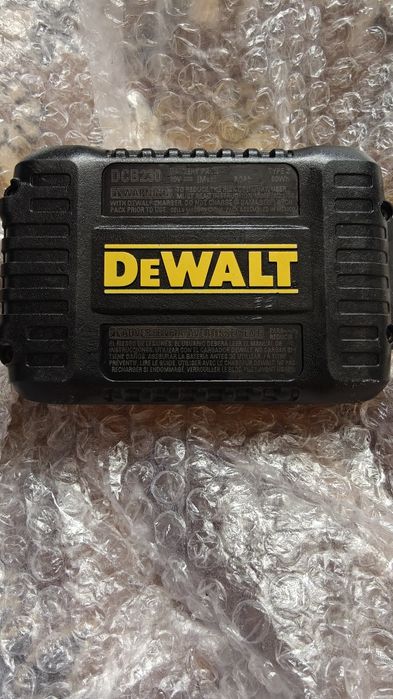 DeWalt dcb230 3ah  слім