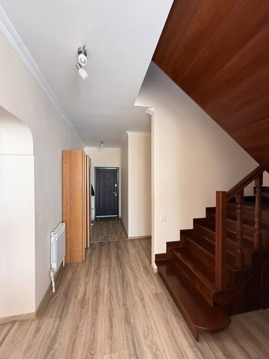 Затишний будинок для родини у Березівці.