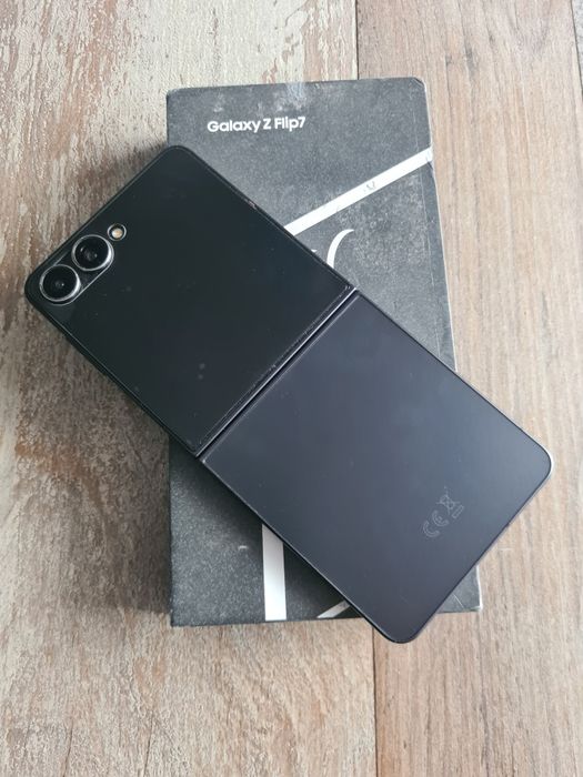 Jak nowy Samsung Galaxy Z Flip 7 512gb Jet Black Najtaniej Wrocław