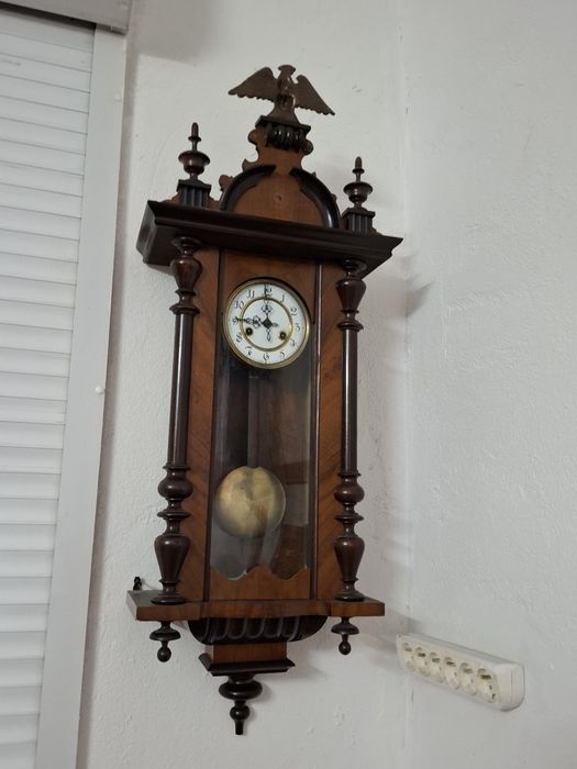 Zegar wiszący działa