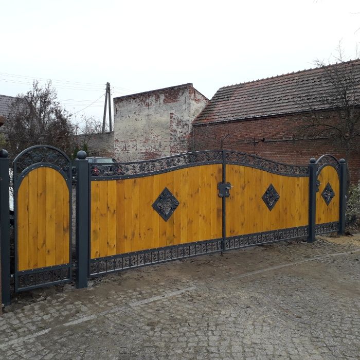 brama furtka .brama suwana drewno