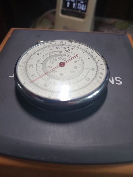 Логарифметическая линейка, времен СССР.