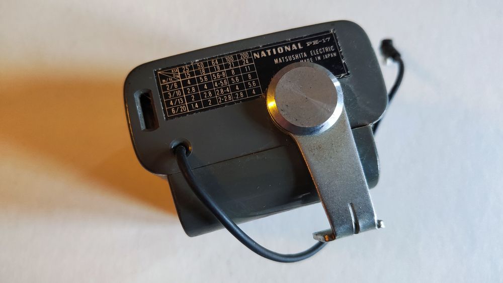 Flash câmara fotográfica, National, modelo PE-17