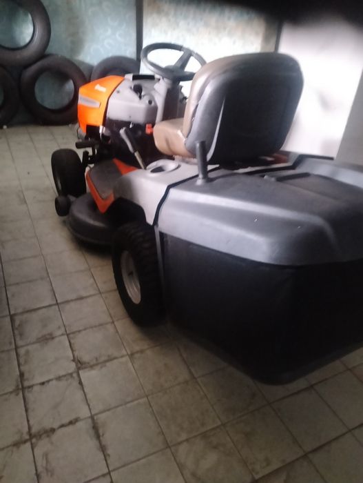 Trator corta relva Husqvarna