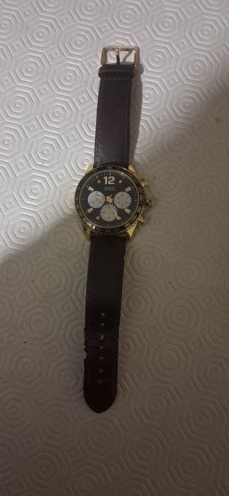 Relógio da marca guess. Esta como novo . Façam ofertas