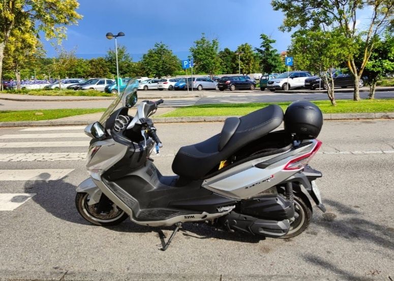 Maxi scooter SYM Gts 300i ABS