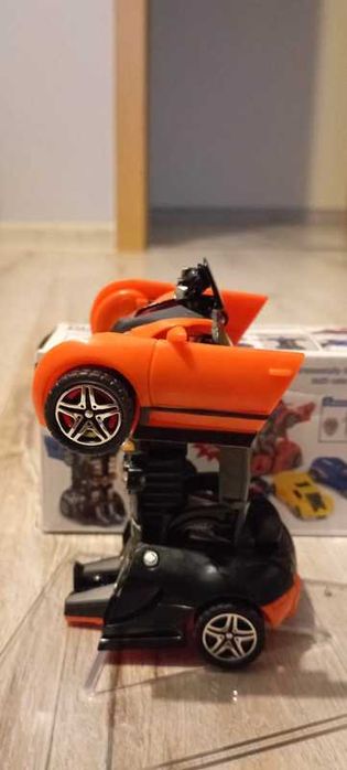 Samochód transformers autobot bugatti