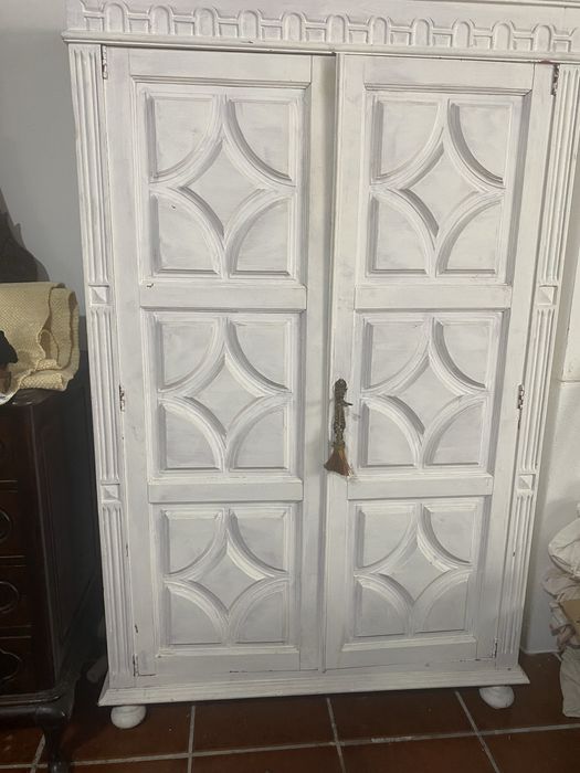 Movel guarda vestidos