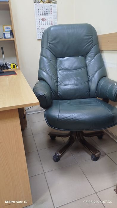 Крісло директорське (Status)