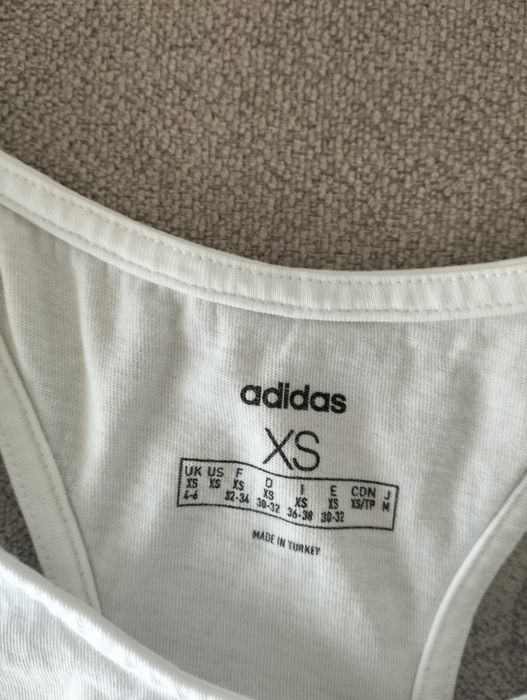 Bawełniana sportowa koszulka adidas