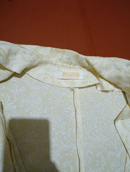 Жіночий костюм.Віддам безкоштовно, відправлю Укрпоштою.