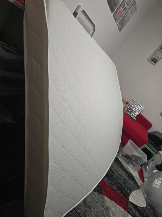 Colchão 140x200 cm pouco uso (sempre com capa impermeável)