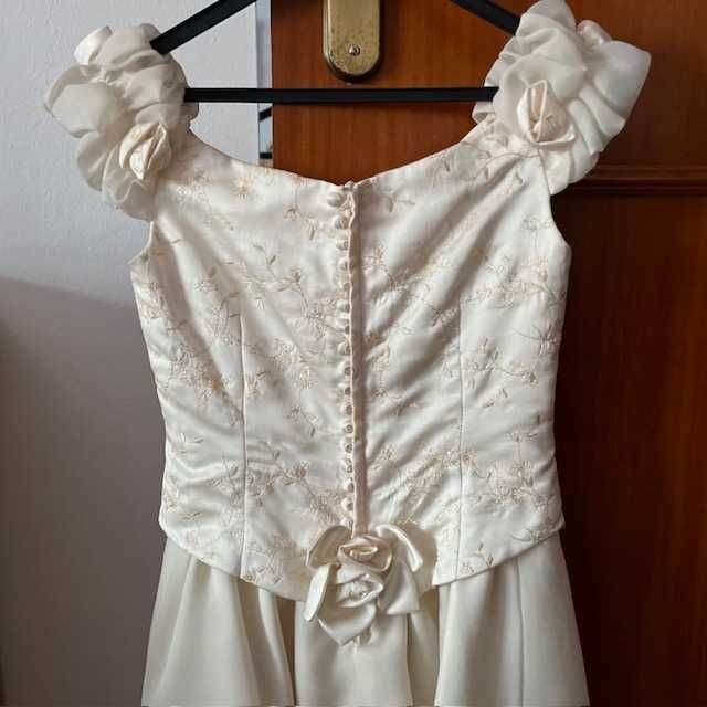 Vestido de cerimonia para criança