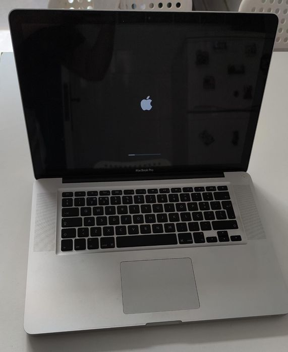 Macbook Pro 15” i7 Quad-core 16gb RAM