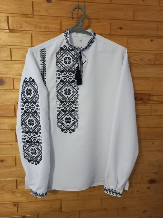 Вишиванки чоловічі в асортименті