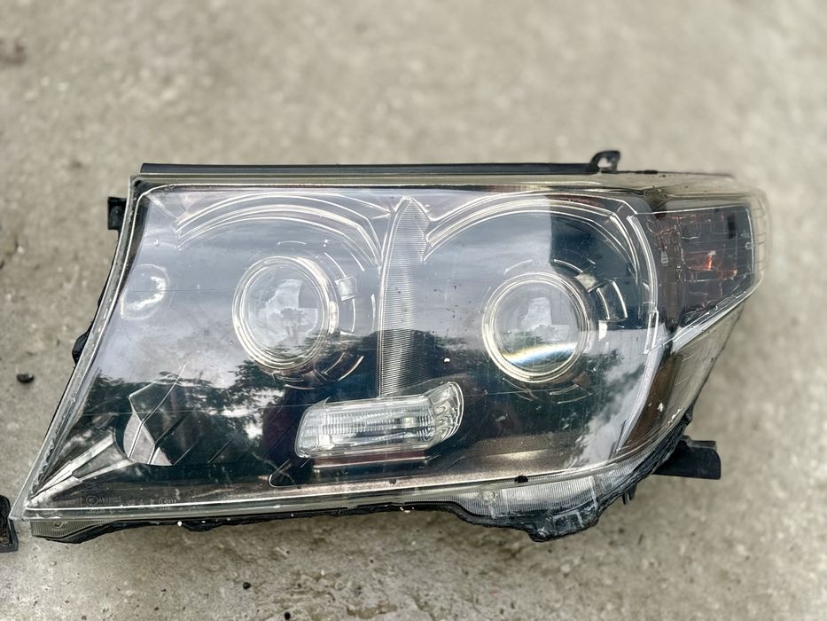 Фари Тойота 200 2007-2011