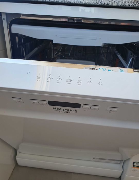 Máquina lavar loiça Hotpoint