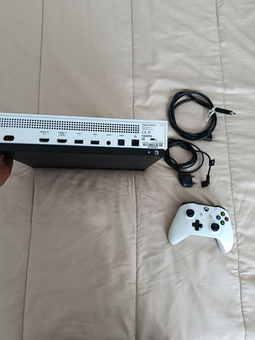 Vendo Xbox one S 160€