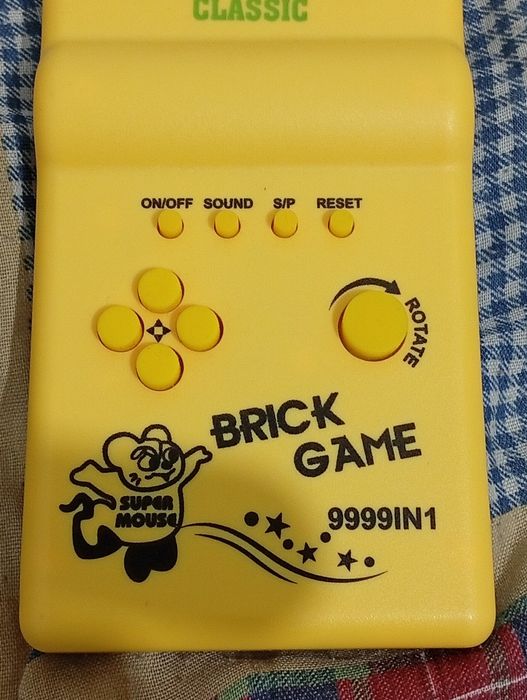 Consola Tetris Brick Game bem funcional