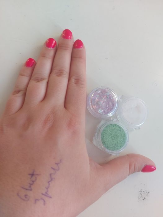 3 x pudełeczko z akcesoriami do paznokci: pyłki, brokat, jakby ozdoby