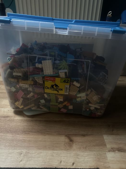 Klocki lego 8.9 kg z pudelkiem mieszane minecraft ludziki opony