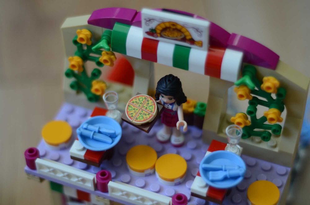 Zestaw Lego Friends 41311 "Pizzeria w Heartlake"