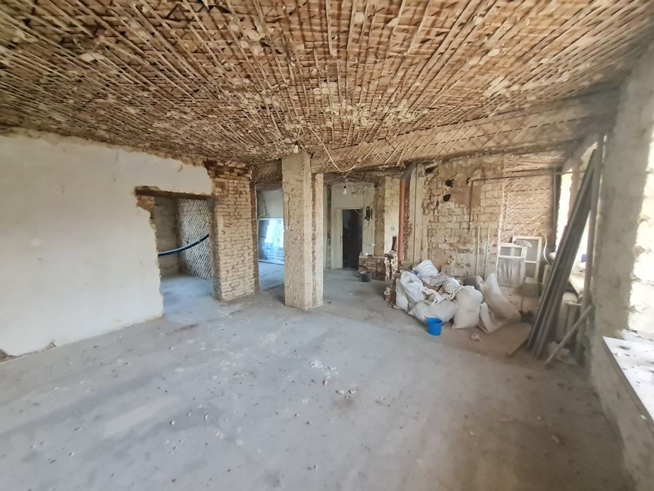 Трёхкомнатная квартира 50 метров от атб под жилье магазин или офис