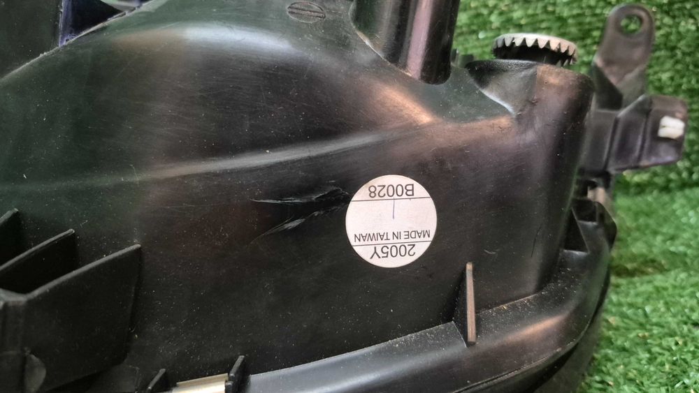 Otica Farol Direito Toyota Corolla E11 Hatchback 1997 a 2000 Ref. KS.TY572R NOVO