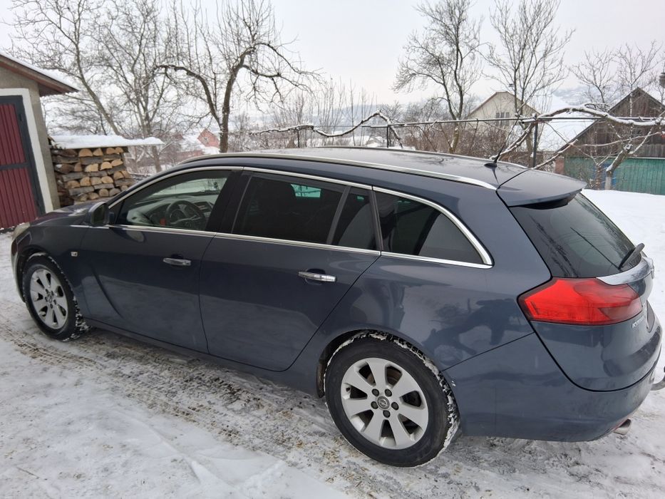Продам гарний та комфортний автомобіль оpel insignia