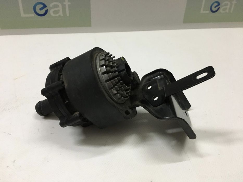 Помпа охолодження водяна помпа на Nissan Leaf 11-12 13-17 18-24
