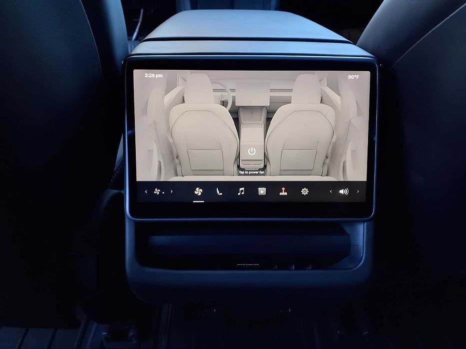 Tesla Model 3      2025