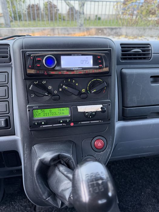 Mitsubish canter com grua de 13 m + Estrado