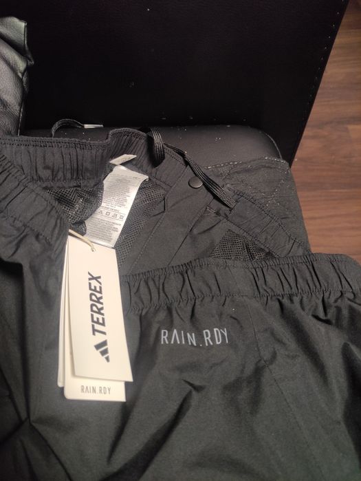 Spodnie dresowe Adidas