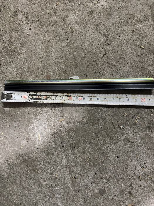 Щітка склоочисника москвіч 400,401, газ 69 Победа