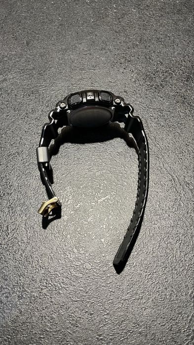 Zegarek G-Shock PROTECTION GA-110GB (złoty)